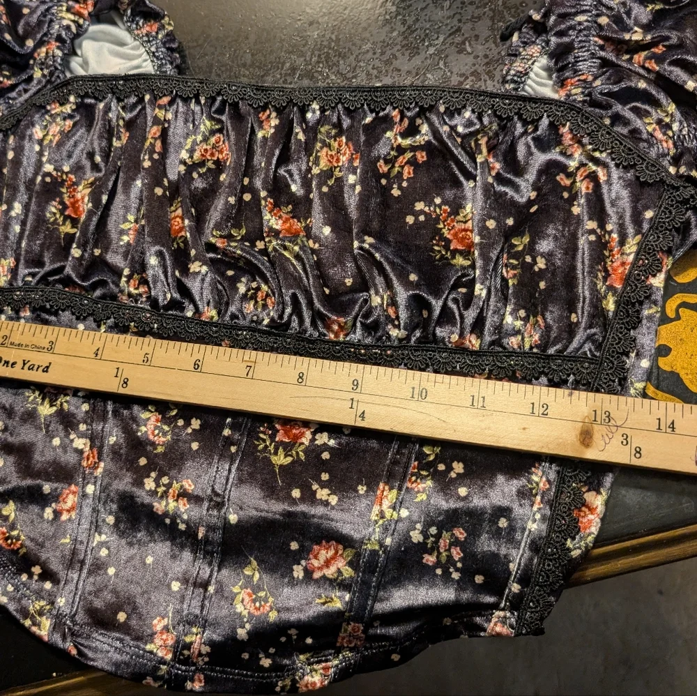 Free People Women's Black Floral Crop Top